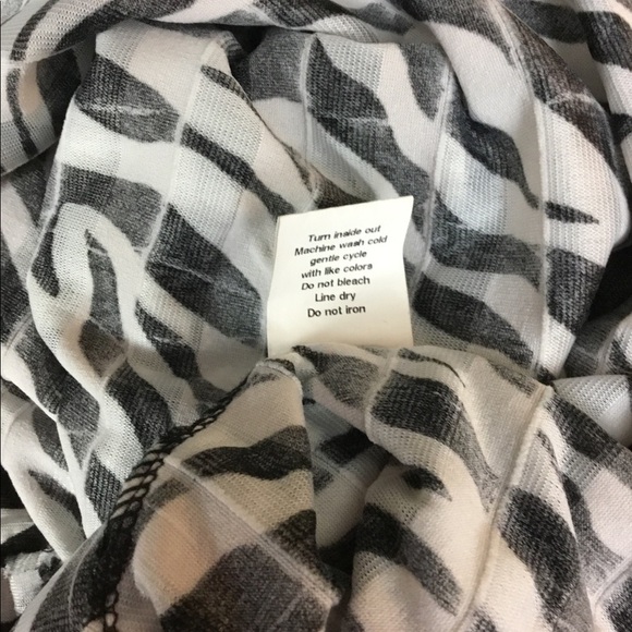 Notations XL black and white layered animal print tank top - Picture 8 of 12